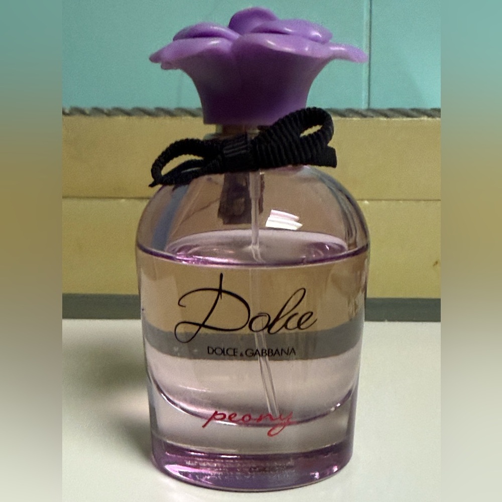 Dolce & Gabbana Peony Fragrance with Purple Cap
